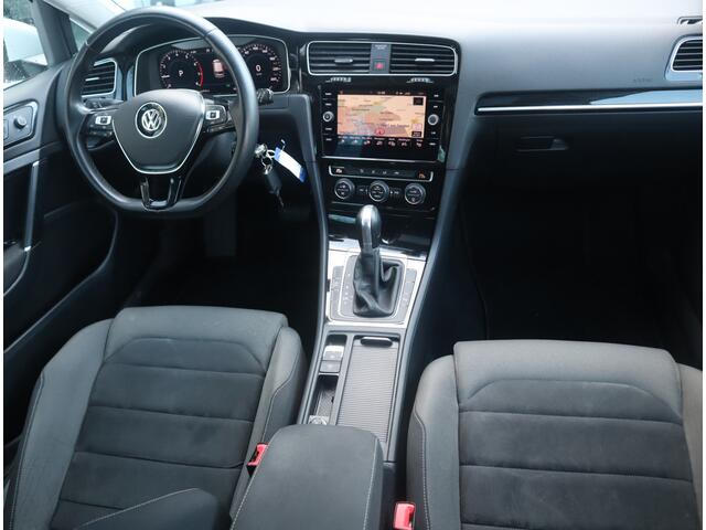 Volkswagen GOLF 1.5 TSI Highline Pano / Navi / Elekramen / R-Line / Climate / Led Dealeronderhouden