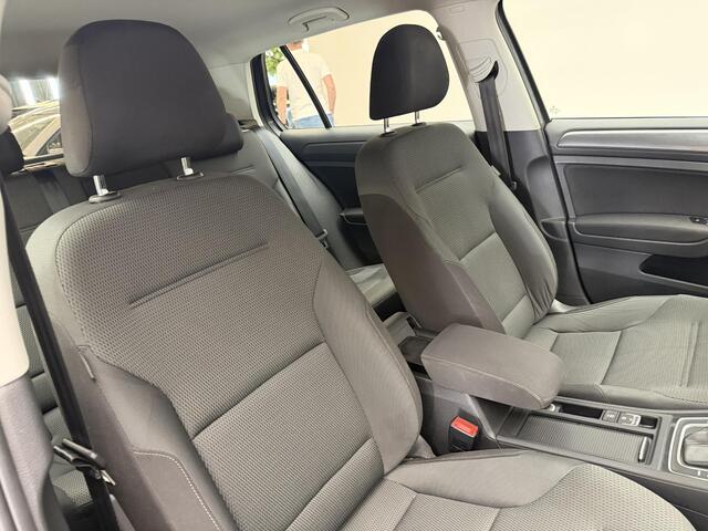 Volkswagen GOLF 1.5 TSI Comfortline Business | Automaat | Carplay | Stoel verw | Zeer zuinig