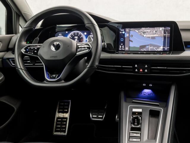 Volkswagen GOLF 2.0 TSI R 4Motion 320Pk Automaat (SCHUIFDAK, STOELVERWARMING/KOELING, LEDER, MEMORY SEATS, CAMERA, STUURWIEL VERWARMD, IQ LIGHT, APPLE CARPLAY, KEYLESS, SFEERVERLICHTING, NIEUWSTAAT)