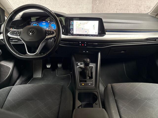 Volkswagen GOLF 1.5 TSI Sport (4 CILINDER, APPLE CARPLAY, GROOT NAVI, STUUR/STOELVERWARMING, KEYLESS, SPORTSTOELEN, PARKEERSENSOREN, CRUISE, NIEUWSTAAT)
