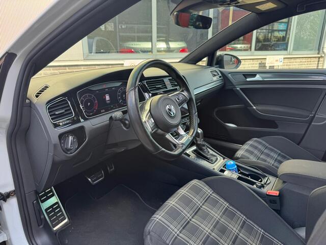 Volkswagen GOLF 7.5 2.0 TDI GTD 184 pk /Automaat/ Pano-Dak/ Sport-Stoelen/ Stoel.Verw/ Adap.Cruise/ Led-Koplamp/ Virtual/ Camera/ 19'' LMV