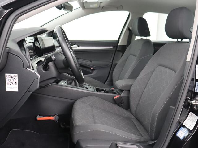 Volkswagen GOLF 1.0 TSI Life | Adaptive cruise | Carplay | Navigatie | Parkeerhulp | Sfeerverlichting | Climate control | Digital Cockpit | Bluetooth