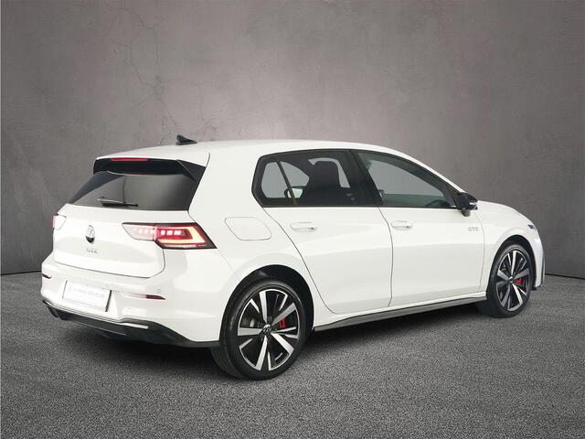 Volkswagen GOLF GTE 1.5 TSI eHybrid 272pk DSG Automaat Trekhaak, Adaptive cruise control, LED matrix koplampen, Achteruitrijcamera, Navigatie