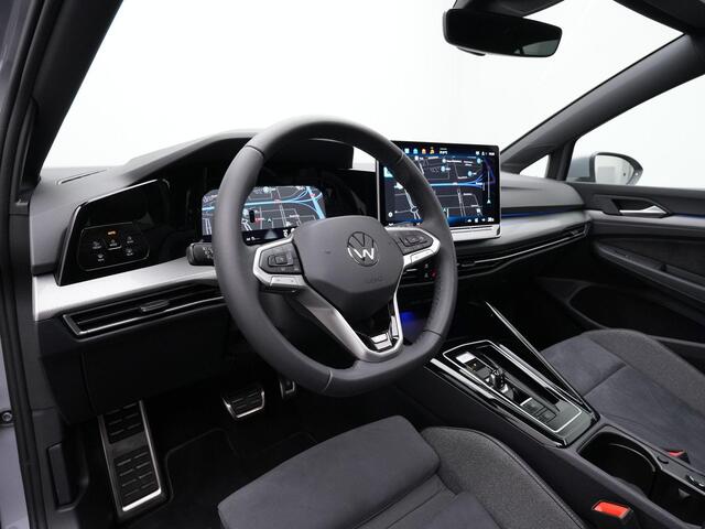 Volkswagen GOLF 1.5 eTSI 150 pk DSG 50 Edition | Panoramadak | Trekhaak | Geheugen-/massagestoel | Head-up display | IQ Light | Achteruitrijcamera