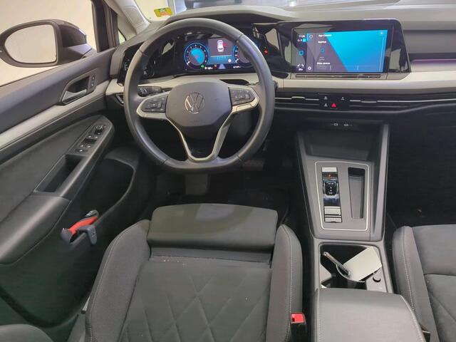 Volkswagen GOLF Variant 1.0 eTSI Life Business / AUTOMAAT/ CAMERA/ PARK. SENSOREN/ MEMORY SEATS/ ADAPT. CRUISE/ STOEL-STUURVERWARM./ NAVI/ CLIMA/ 17" LMV