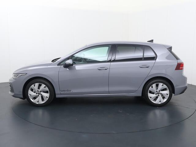 Volkswagen GOLF 1.5 eTSI 85kW/116pk DSG Life Edition | Navigatiesysteem | LED verlichting | Achteruitrijcamera | Parkeersensoren voor & achter |