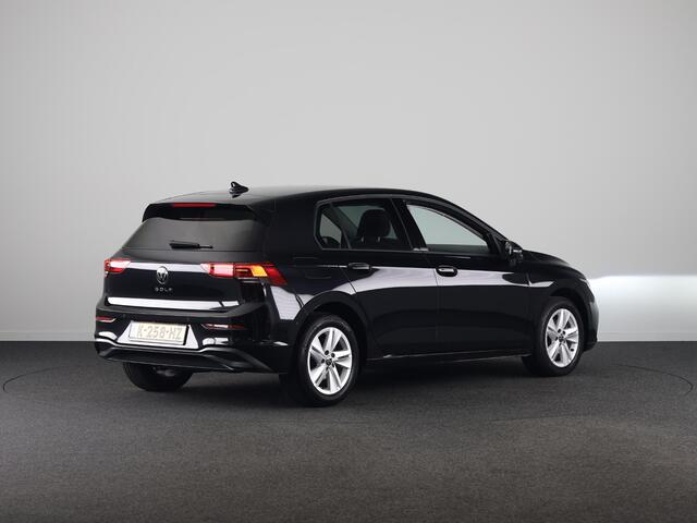 Volkswagen GOLF 1.5 TSI Life Business 130 pk | Navigatie | Parkeersensoren (Park assist) | Adaptieve cruise control | Elektr. bestuurdersstoel | Autom. airco |