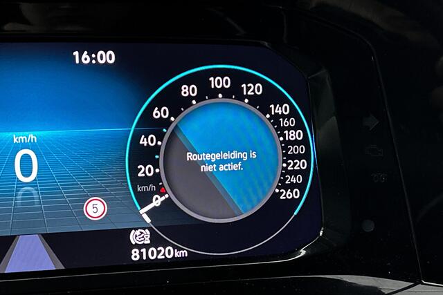 Volkswagen GOLF 1.5 TSI Life Business | Trekhaak | LED | Adaptieve cruise control | Camera