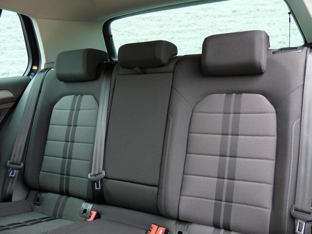 Volkswagen GOLF 5D 1.0TSi COMFORTLINE/ CARPLAY/ PDC V+A