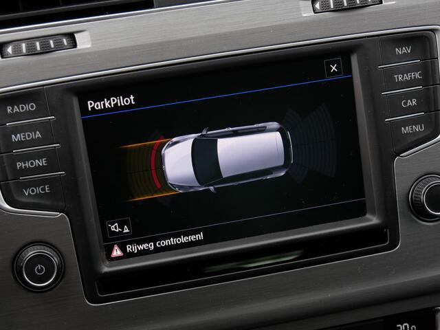 Volkswagen GOLF 5D 1.0TSi COMFORTLINE/ CARPLAY/ PDC V+A