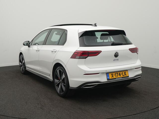 Volkswagen GOLF 1.4 eHybrid GTE - RIJKLAARPRIJS - All Seasonbanden - Achteruitrijcamera - Elektrisch Glazen Schuif-/Kanteldak - Apple Carplay - Android Auto - Stoel- en Stuurverwarming