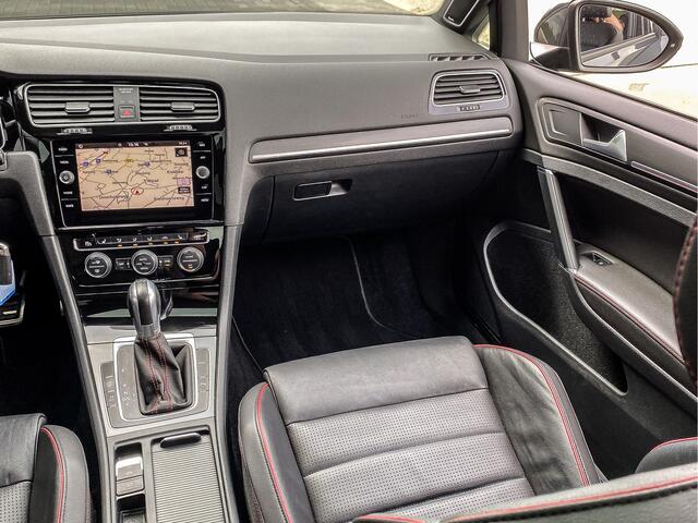 Volkswagen GOLF 2.0 TSI GTI Performance | PANO | DYNAUDIO | LEDER | TREKHAAK | UITLAATKLEP | MISTLAMPEN |