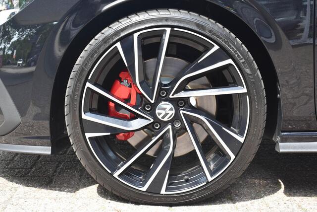 Volkswagen GOLF 2.0 TSI GTI Aut Pano Leder IQ Light Camera Zitklim