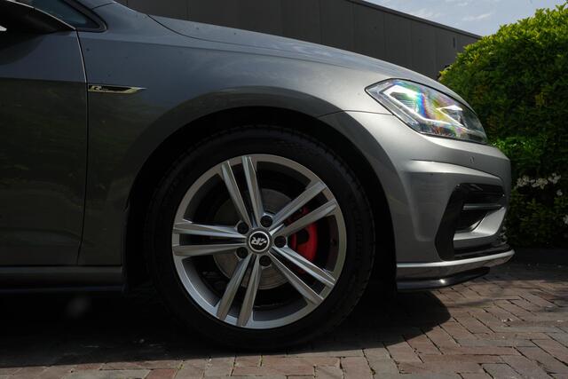 Volkswagen GOLF 1.4 TSI Highline R-line ext, Digitale dash Botsherkenning Hillhold Adaptive cruise Parkeersensoren voor + achter