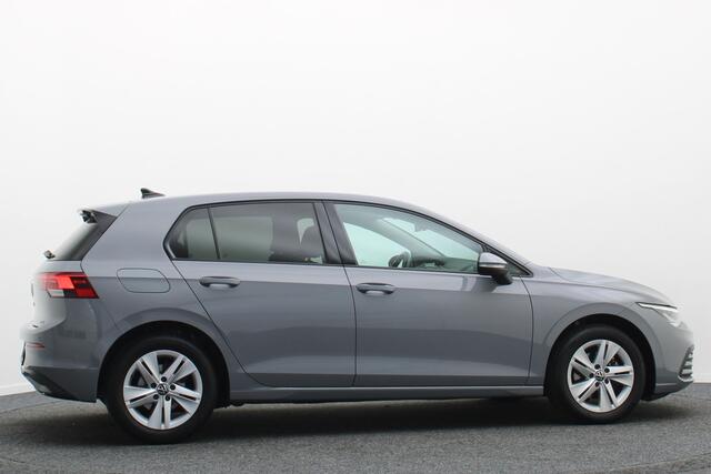 Volkswagen GOLF 1.0 eTSI Life Virtual Cockpit, Sfeerverlichting, Climate, ACC, Apple Carplay, PDC, 16''