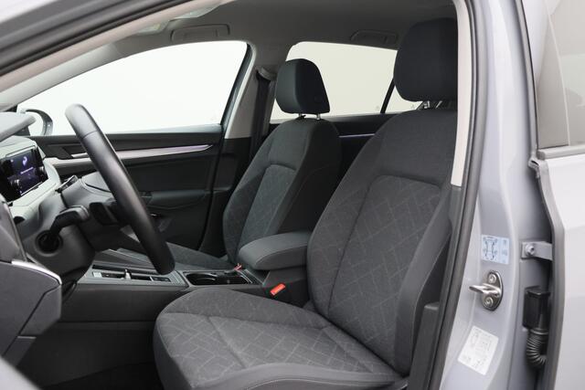 Volkswagen GOLF 1.0 eTSI Life Virtual Cockpit, Sfeerverlichting, Climate, ACC, Apple Carplay, PDC, 16''