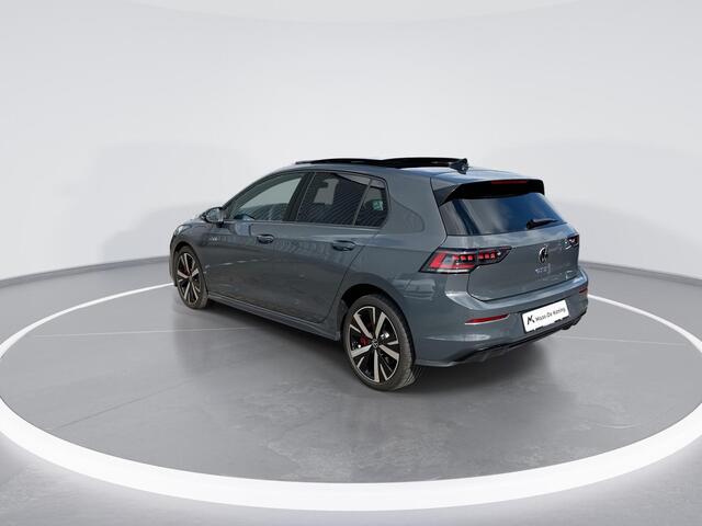 Volkswagen GOLF 1.5eHybrid 200kW/272PK GTE Black Style · Panoramadak · Apple/Android Car Play · Stoelverwarming · Alcantara/Stof · Garantie t/m 22-06-2030 of 100000km.
