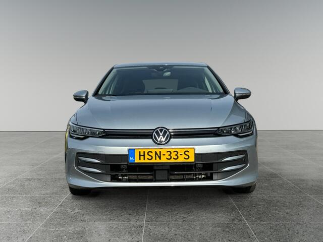 Volkswagen GOLF 1.5 eHybrid Life Edition Achteruitrijcamera | Parkeersensoren voor en achter | Stoelverwarming