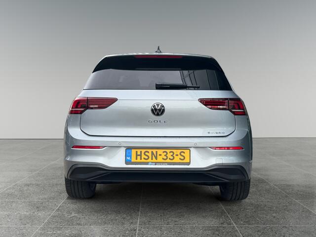 Volkswagen GOLF 1.5 eHybrid Life Edition Achteruitrijcamera | Parkeersensoren voor en achter | Stoelverwarming