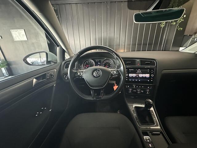 Volkswagen GOLF 1.0 TSI Comfortline | Carplay | Navigatie | Adaptief Cruise Control | parkeersensor Voor & Achter | LMV 16 | LED |