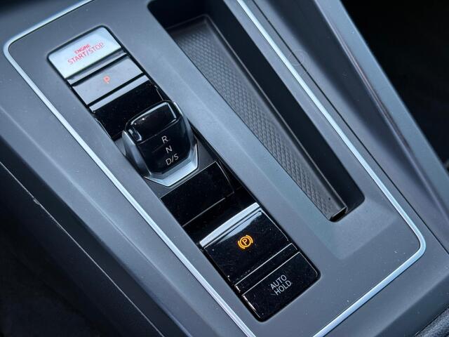 Volkswagen GOLF 1.4 GTE 245 PK / SPORT NAVI BLUETOOTH PDC FLIPPERS