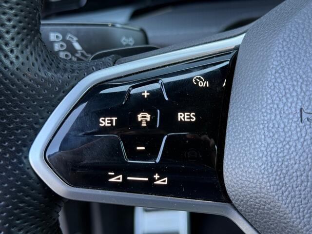 Volkswagen GOLF 1.4 GTE 245 PK / SPORT NAVI BLUETOOTH PDC FLIPPERS