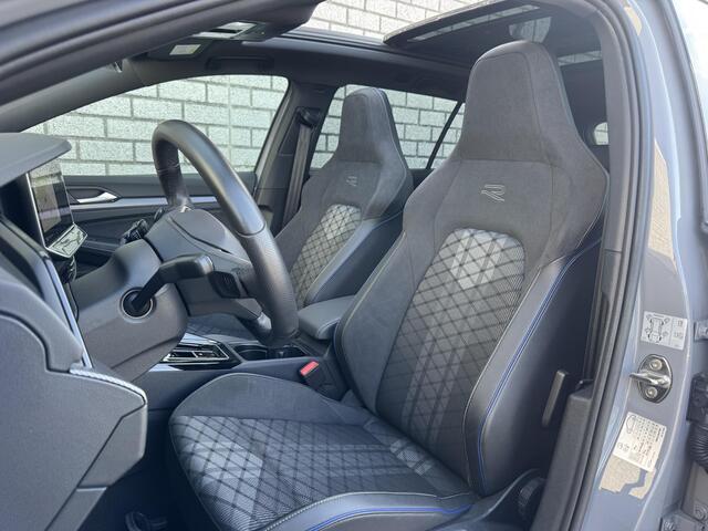 Volkswagen GOLF Variant 1.5 eTSI R-Line Edition | Panoramadak | Stoel + Stuurverwarming |