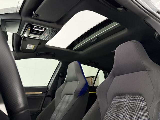 Volkswagen GOLF 1.4 eHybrid GTE | Pano | Sfeer | Virtual | Carplay | Adap. Cruise | Keyless | NAP