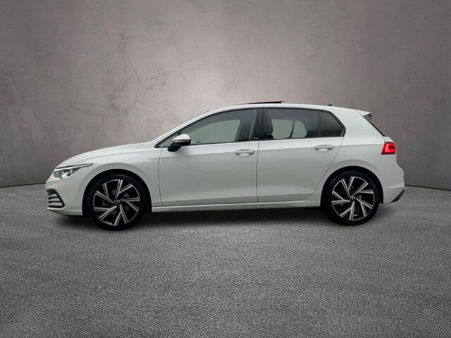 Volkswagen GOLF Life Business 1.0 eTSI 110pk DSG Automaat Panoramadak, Adaptive cruise control, Achteruitrijcamera, Navigatie, LED koplampen, Stoelverwarming