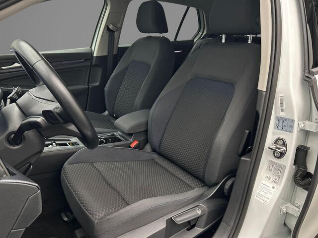 Volkswagen GOLF Life Business 1.0 eTSI 110pk DSG Automaat Panoramadak, Adaptive cruise control, Achteruitrijcamera, Navigatie, LED koplampen, Stoelverwarming