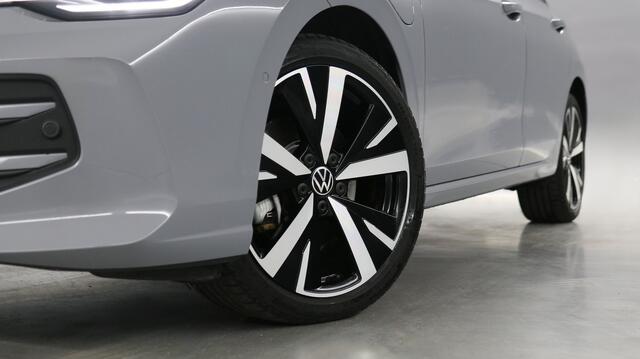 Volkswagen GOLF 1.5 eHybrid Life Ed. | Panorama | Stoel/Stuurverw. | Memory | 18"