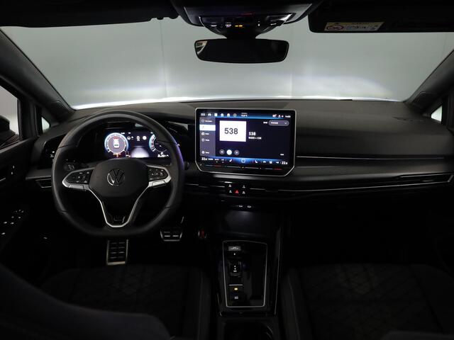 Volkswagen GOLF variant 1.5 eTSI R-Line Edition 115PK DSG | Verlengde garantie | Panorama dak | Black Style pakket | 360 graden camera |
