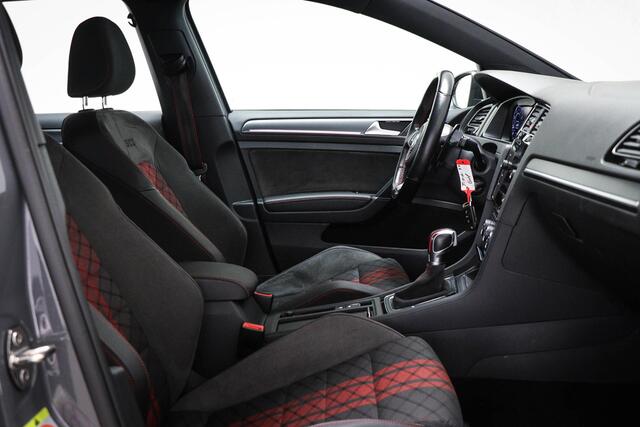 Volkswagen GOLF 2.0 TSI GTI TCR | AKRAPOVIC | VIRTUAL COCKPIT | NAVIGATIE | APPLE | PDC | 19"