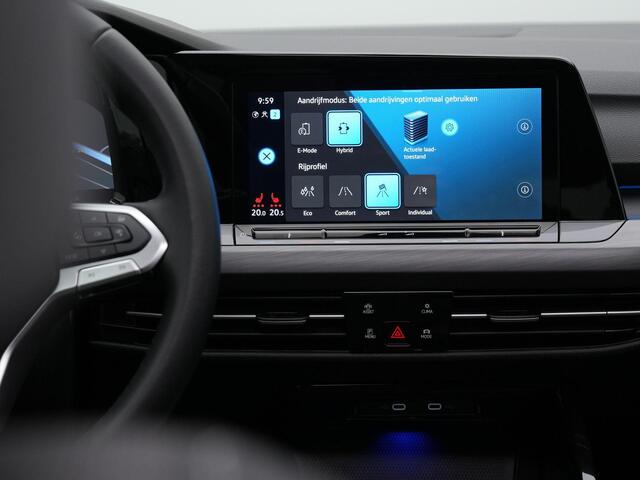 Volkswagen GOLF 1.4 eHybrid 204 pk Style | Panoramadak | Geheugen-/massagestoel | Achteruitrijcamera | Adaptive Cruise | Navigatie