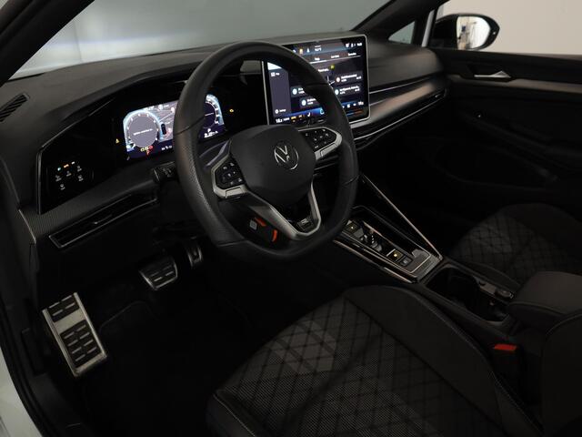 Volkswagen GOLF variant 1.5 eTSI R-Line Edition | Black style pakket | Panoramisch schuif-kanteldak | Assistance pakket plus