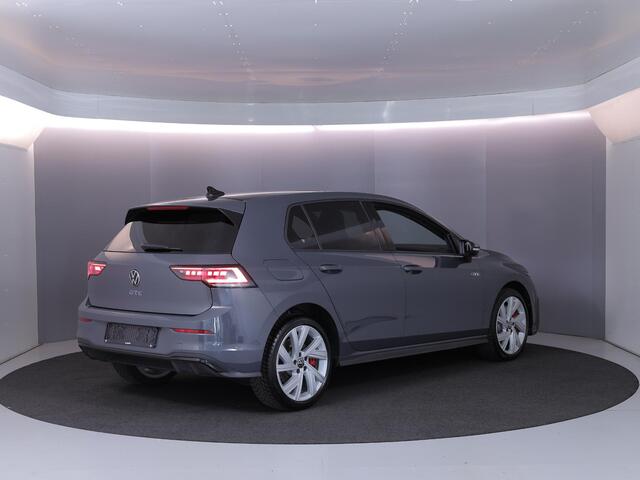 Volkswagen GOLF 1.5 eHybrid GTE 272PH PHEV | Panorama dak | Trekhaak | Head up display | Matrix koplampen |