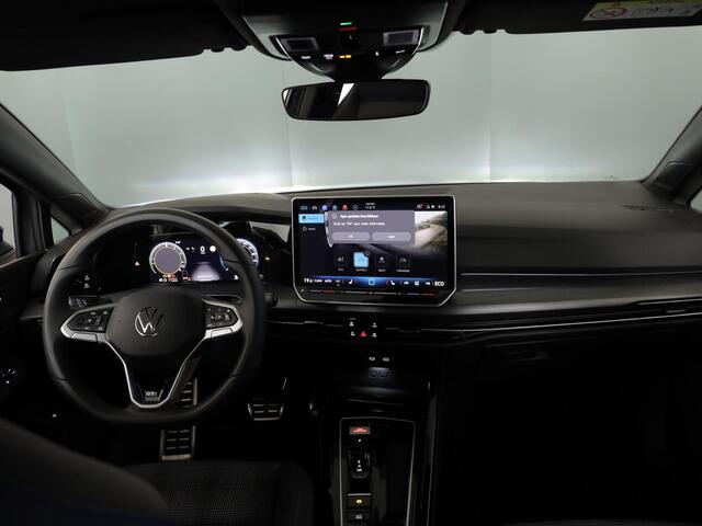Volkswagen GOLF 1.5 eHybrid GTE 272PH PHEV | Panorama dak | Trekhaak | Head up display | Matrix koplampen |