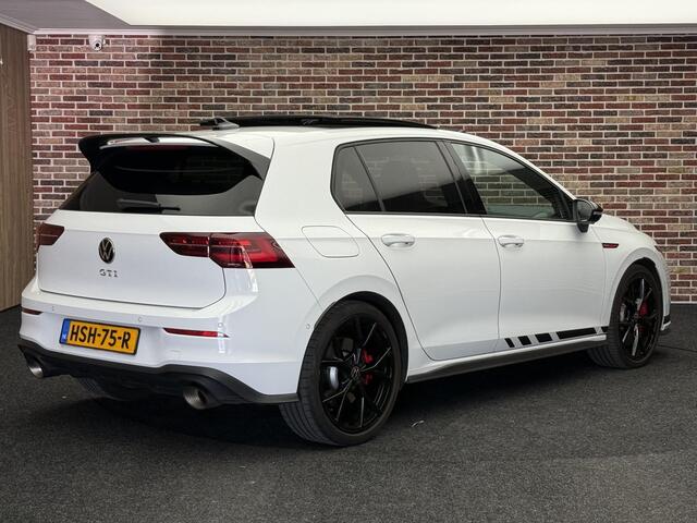 Volkswagen GOLF 2.0 TSI GTI Clubsport Akra H/M Headup Panoramadak IQ Leer