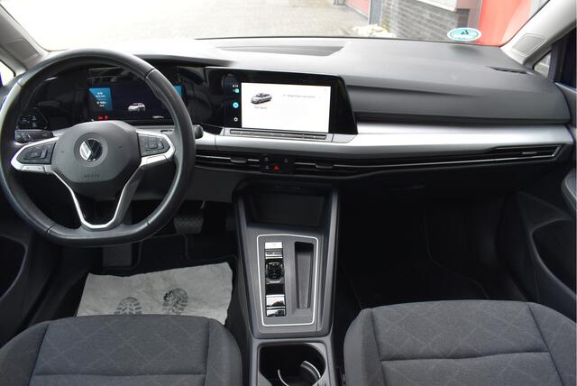 Volkswagen GOLF Variant 1.0 eTSI Life Business Virtual cockpit, Adaptive cruise, Afn. Trekhaak, PDC, Carplay, DAB, Stuur,stoelverwarming
