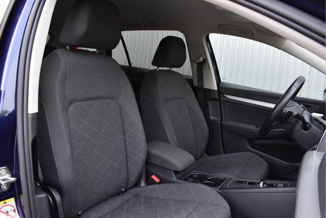 Volkswagen GOLF Variant 1.0 eTSI Life Business Virtual cockpit, Adaptive cruise, Afn. Trekhaak, PDC, Carplay, DAB, Stuur,stoelverwarming
