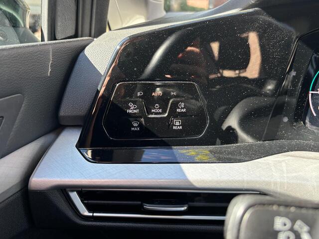 Volkswagen GOLF 1.5 TSI Life