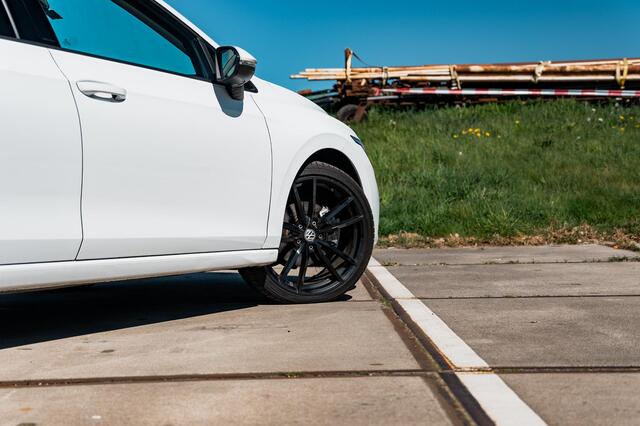 Volkswagen GOLF Variant 1.0 eTSI Life | ADAPTIVE CRUISE | 19" | SUNSET | APPLE CAR PLAY | DAB