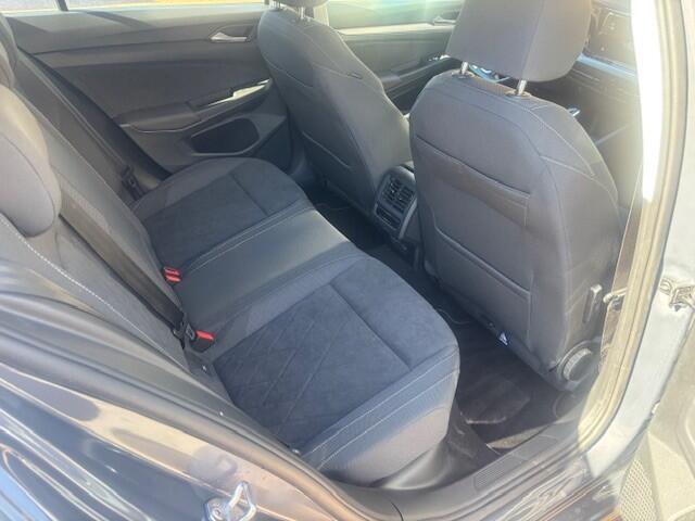 Volkswagen GOLF 1.0 TSI Life Business