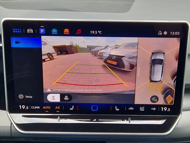 Volkswagen GOLF 1.5 eTSI R-Line 360° Camera - NL Auto - Stuur en Stoelverwarming