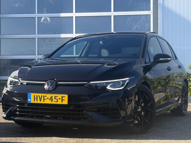 Volkswagen GOLF 2.0 TSI R 4Motion 320pk | Akrapovic | R-Performance Pakket | Harman/Kardon Sound | Elektrisch glazen panorama-dak | Matrix led koplampen | Apple Carplay/Android Auto | Virtual Cockpit | Dealer onderhouden!