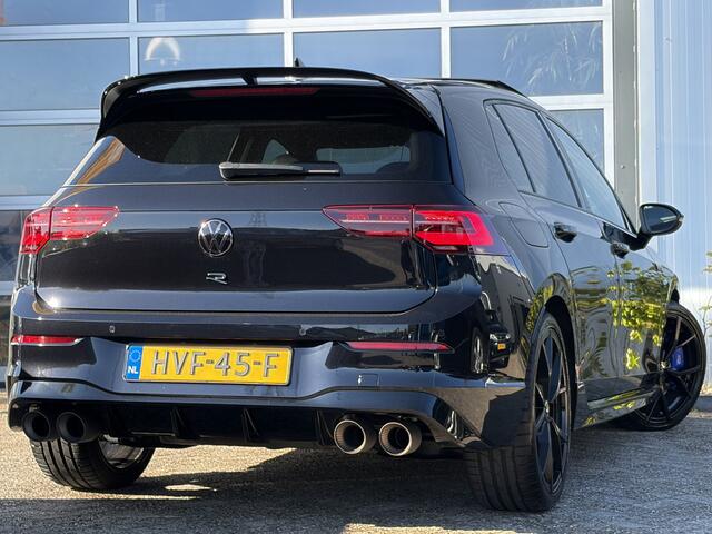 Volkswagen GOLF 2.0 TSI R 4Motion 320pk | Akrapovic | R-Performance Pakket | Harman/Kardon Sound | Elektrisch glazen panorama-dak | Matrix led koplampen | Apple Carplay/Android Auto | Virtual Cockpit | Dealer onderhouden!