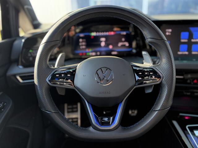 Volkswagen GOLF 2.0 TSI R 4Motion 320pk | Akrapovic | R-Performance Pakket | Harman/Kardon Sound | Elektrisch glazen panorama-dak | Matrix led koplampen | Apple Carplay/Android Auto | Virtual Cockpit | Dealer onderhouden!