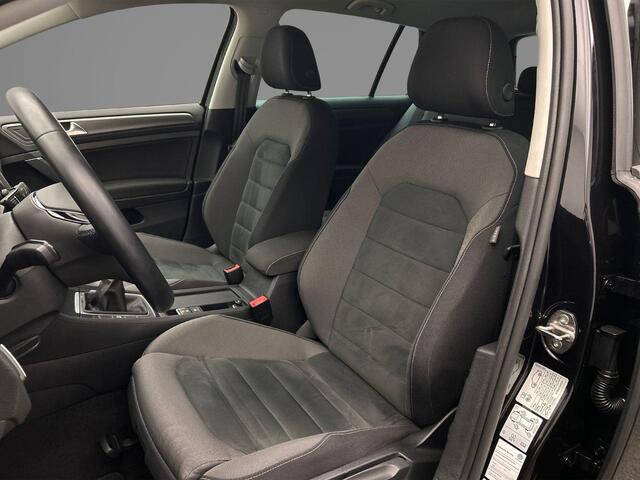Volkswagen GOLF Comfortline Business 1.0 TSI 115pk Adaptive cruise control, Navigatie, Stoelverwarming, Achteruitrijcamera, Parkeersensoren