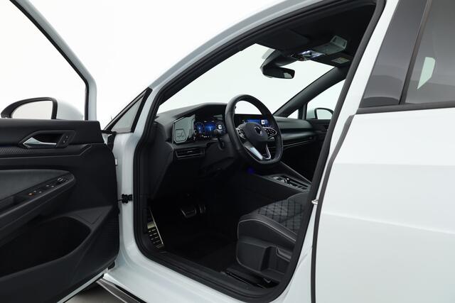 Volkswagen GOLF Variant 1.5 eTSI R-Line Business | Rijklaar! | Elek. Trekhaak | Dig. Cockpit | Stoel- Stuurverw. | Camera+PDC | Adapt. Cruise | Nav+App.Connect | Sfeerverl. | V