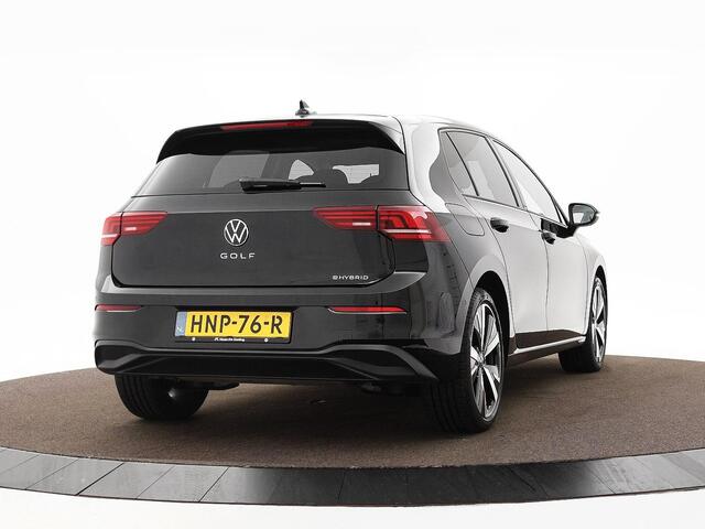 Volkswagen GOLF 1.5 eHybrid 204pk DSG Life Edition · Camera · Apple/Android Car Play · Stoel&- Stuurverwarming · Sfeerverlichting · 18'' Inch · Garantie t/m 13-05-2029 of 100.000km
